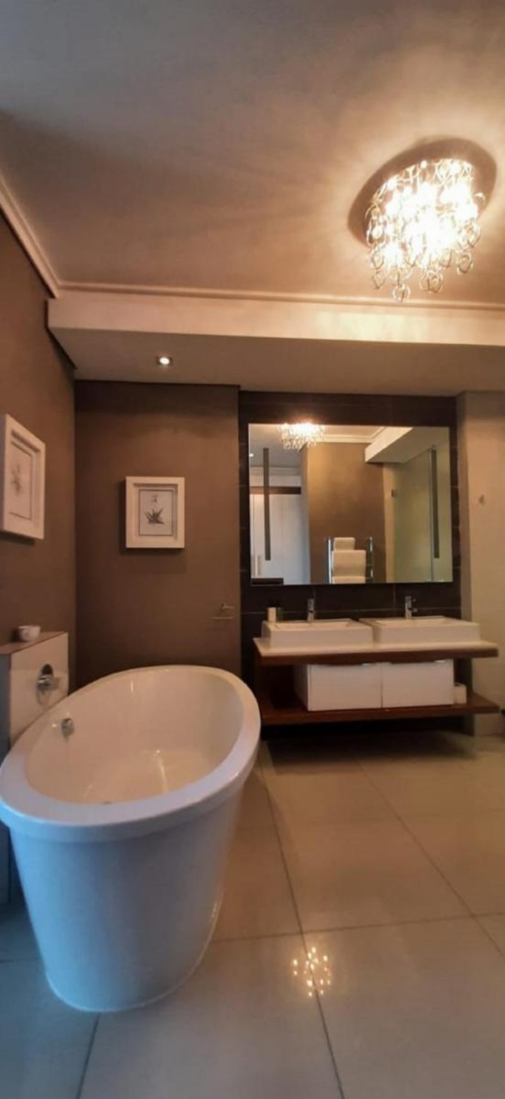 The Residences Crystal Towers Image 14